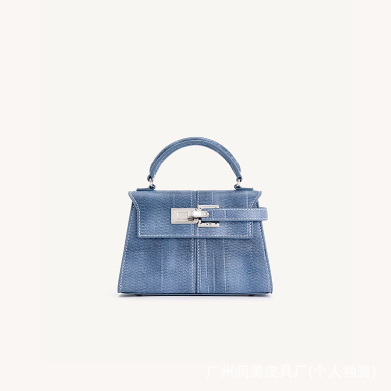 Luxury Bags Best - Best-selling JW PEI dumpling bag. New