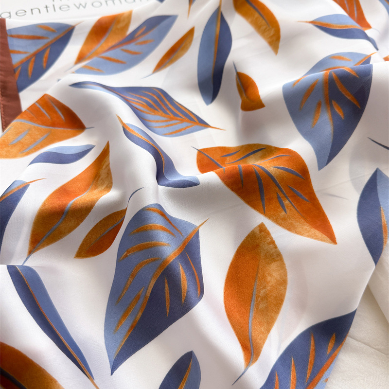 Luxury Brand Print 70cm Square - Luxury Bags Brand recension och pris